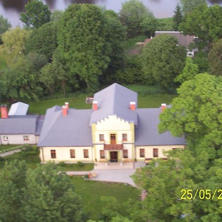 Dworek Mlynarza Затор Екстериор снимка