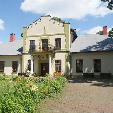 Dworek Mlynarza Затор Екстериор снимка
